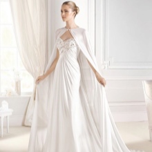 Váy cưới Mantilla
