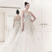 Váy cưới với appliqués từ ZUHAIR MURAD