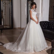 ชุดแต่งงานสุดหรูจาก Crystal Design