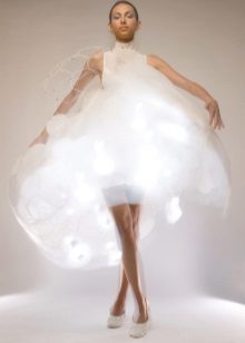 white wedding dress with svetodtody