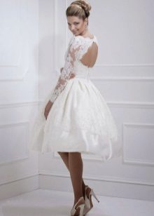 Váy cưới ren backless