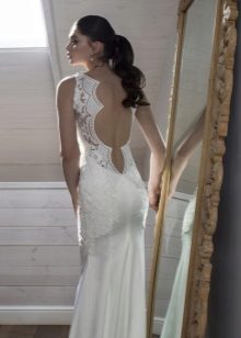 Váy cưới hở lưng Riki Dalal