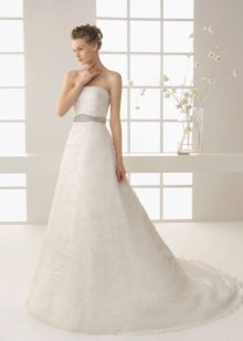 Váy cưới công chúa cho thấp