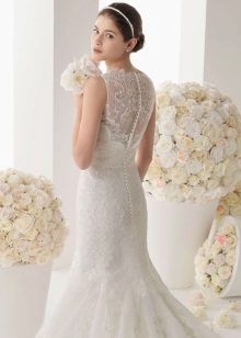 Váy cưới cho nhỏ hay ngắn có nút