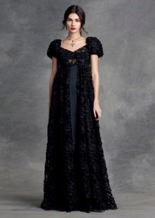 ชุดราตรีเอ็มไพร์โดย Dolce & Gabbana