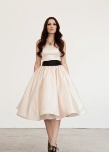 ชุดแต่งงานสีดำเข็มขัด Midi