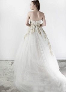Váy cưới đính kim sa