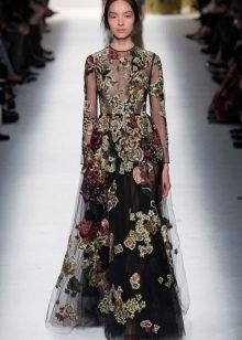 ชุดราตรีจาก Valentino จาก chichfona