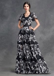 ชุดราตรีพิมพ์ลายดอกไม้จาก Dolce & Gabbana