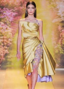 Short evening dress in the Greek style