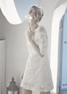 Váy cưới ren ngắn