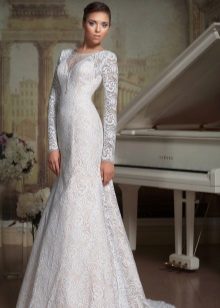 Váy cưới lộng lẫy không lộng lẫy