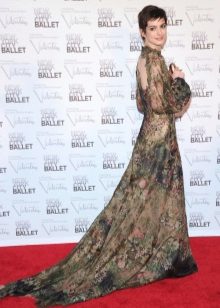 ชุดราตรีพร้อมภาพลวงตาของ En Hathaway แบบเปิดด้านหลัง