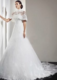ชุดแต่งงานพร้อมลูกไม้โดย Cupid Bridal