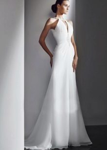 ชุดแต่งงานจากคอลเล็กชั่น DIVINA พร้อมขอบเสื้อผู้หญิงตอนหน้าอกโดย Cupid Bridal