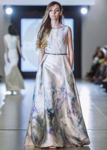 ชุดราตรี a-silhouette จากชุด Privee 2016