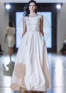 ชุดราตรีสุดหรูจากคอลเลกชัน Privee 2016