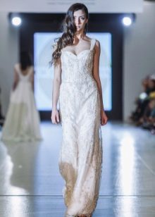 ชุดราตรีตรงจากคอลเลกชัน Privee 2016
