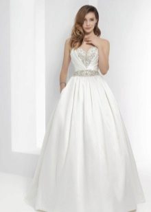 Wedding fluffy dress with rhinestones