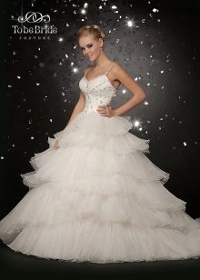 ชุดแต่งงานกับกระโปรงหลายชั้นจาก To Be Bride 2011