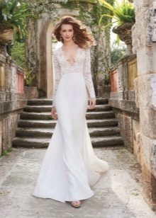 Váy cưới thẳng với ren