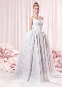 Váy cưới cổ điển lộng lẫy