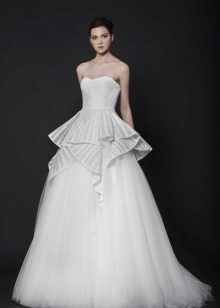 Váy cưới tưởng tượng cắt