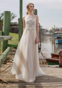 Váy cưới thẳng có ren