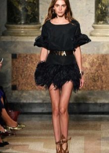 Short evening dress with sleeves