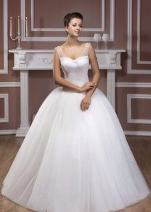 Wedding dress from the collection of Diamond from Hadassa magnificent