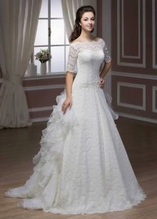 Wedding dress from the collection of Luxury from Hadassa a-silhouette
