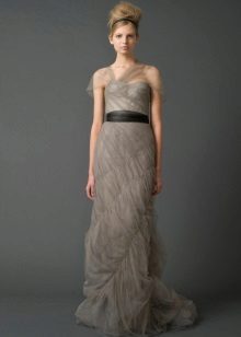 ชุดแต่งงานจาก Vera Wong จากชุด 2011 โดยตรง