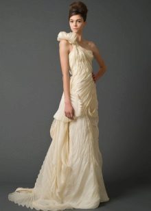 ชุดแต่งงานจาก Vera Wong จากชุด 2011 บนไหล่ข้างหนึ่ง