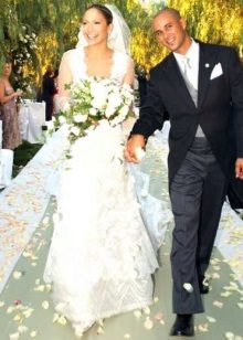 ชุดแต่งงานโดย Jennifer Lopez จาก Vera Wang