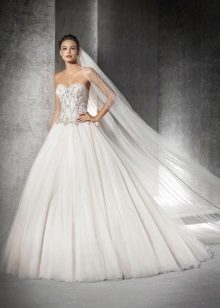 Wedding dress from San Patrick magnificent