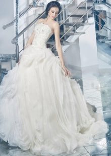 ชุดแต่งงานสุดหรู