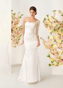Wedding dress from the collection of a reflection from Kookla with one sleeve