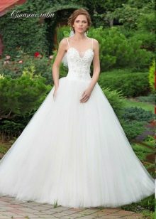ชุดแต่งงานสุดหรูโดย Lady White