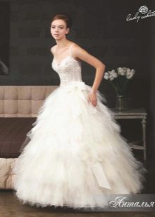 ชุดแต่งงานจากคอลเล็กชั่น Melody แห่งความรักจาก Lady White อันงดงาม