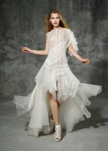 Váy cưới ngắn phía trước dài phía sau