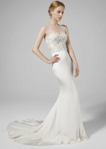 Váy cưới với ảo ảnh hở vai