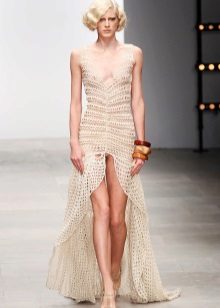 Ăn mặc với một khe ở phía trước