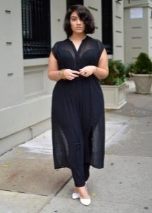 Black transparent dress for the full in combination with white boats