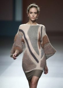 Color knitted dress