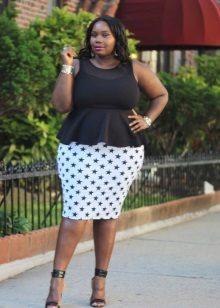 Combined black and white sheath dress with a full-bodied basky for women with broad shoulders