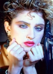 Disco make-up na may mga lilang na anino