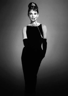 Audrey Hepburn sa isang itim na damit