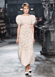 Damit na may puffed sleeves sa pamamagitan ng Chanel