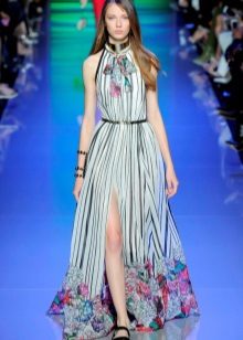 May guhit na damit na may floral print