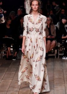 Floral A-Line Dress na may Sleeves